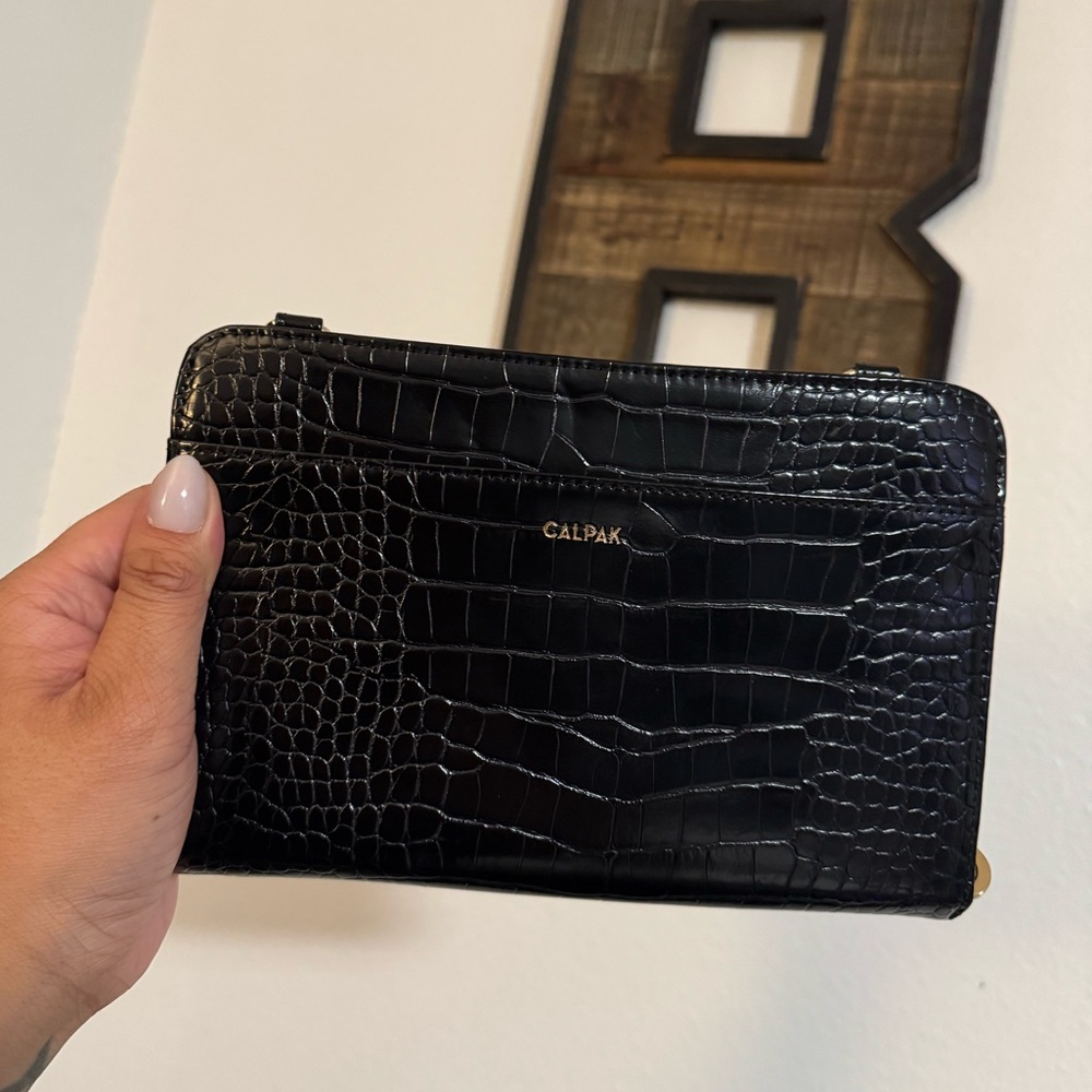 CALPAK Croc Wallet in black
